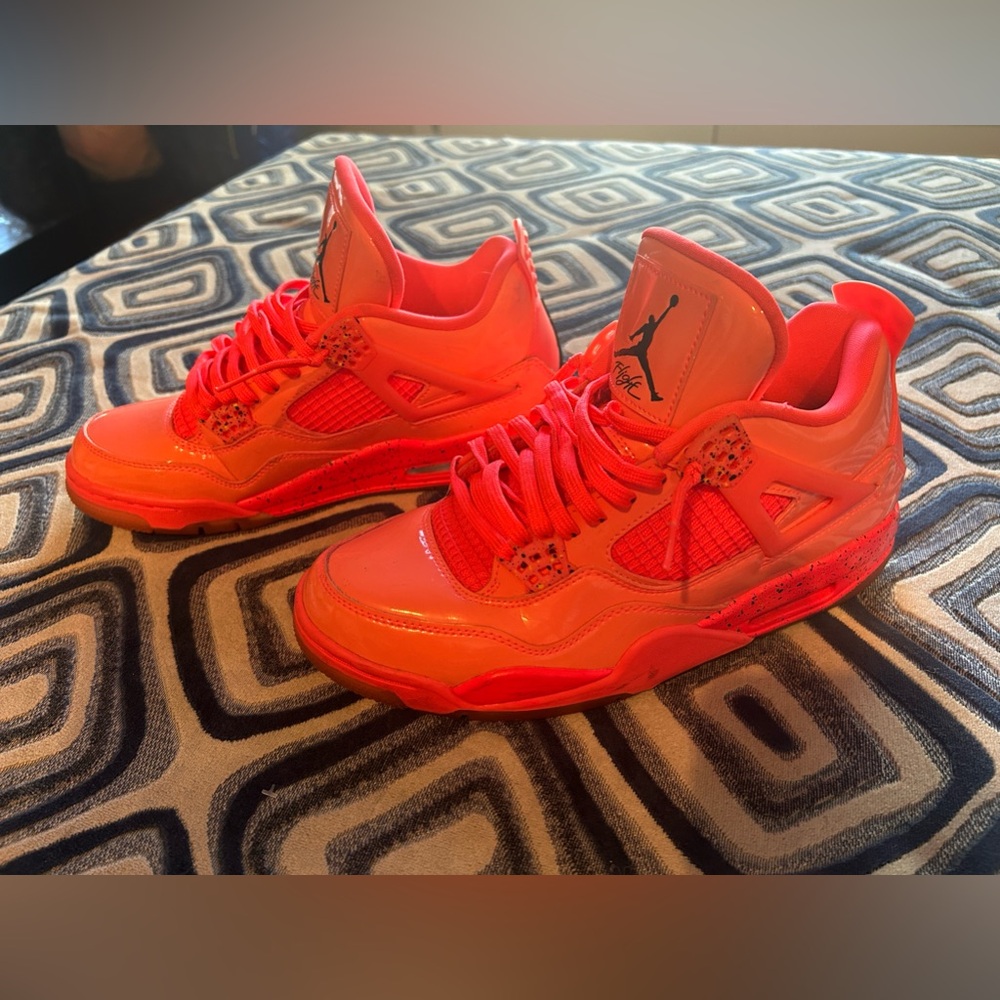 Air Jordan 4s women’s hot punch